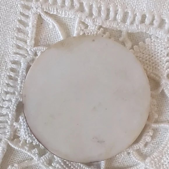 Victorian Edwardian Shell Cameo • 1880–1920 Carved Lady - Picture 3 of 4